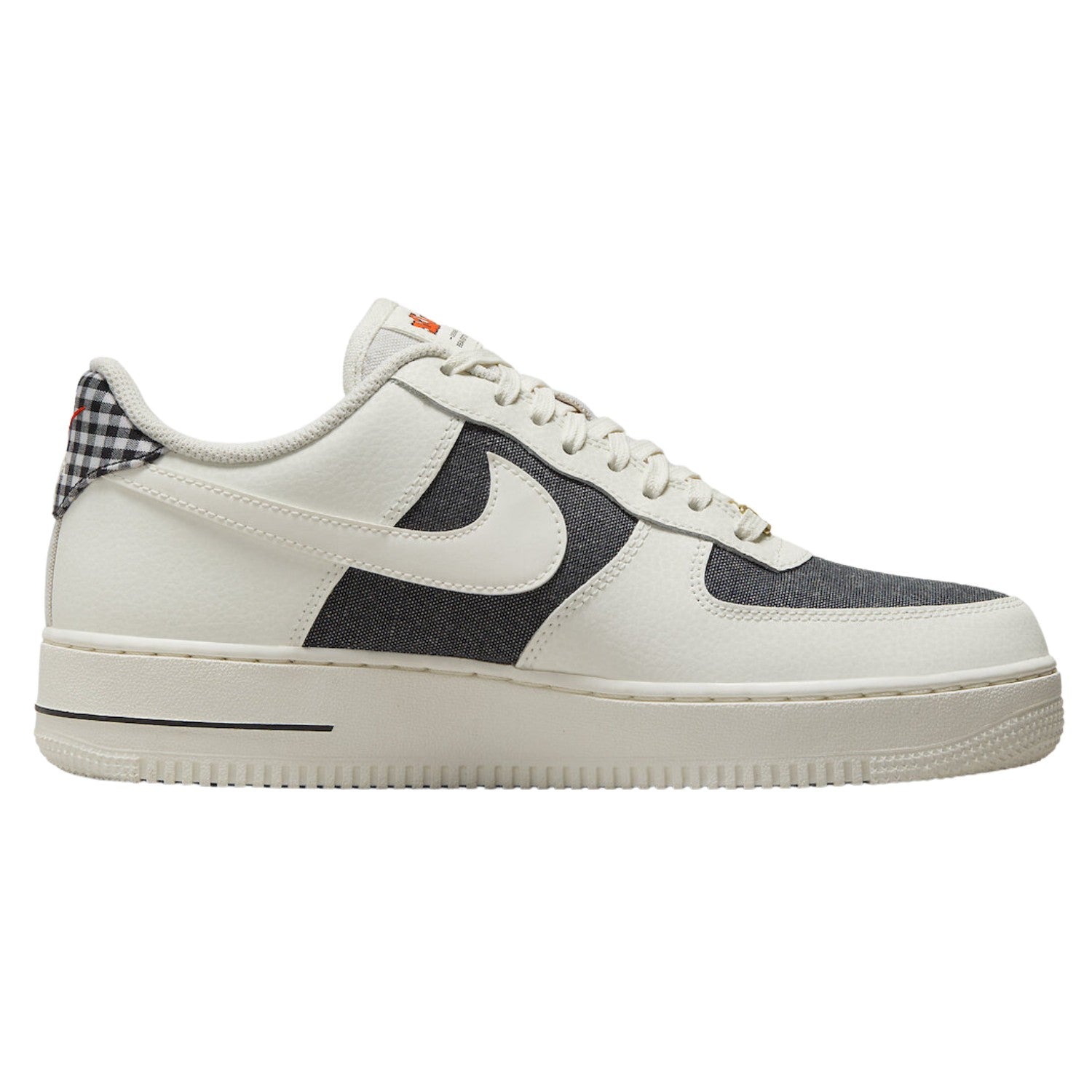 Nike Air Force 1 &
