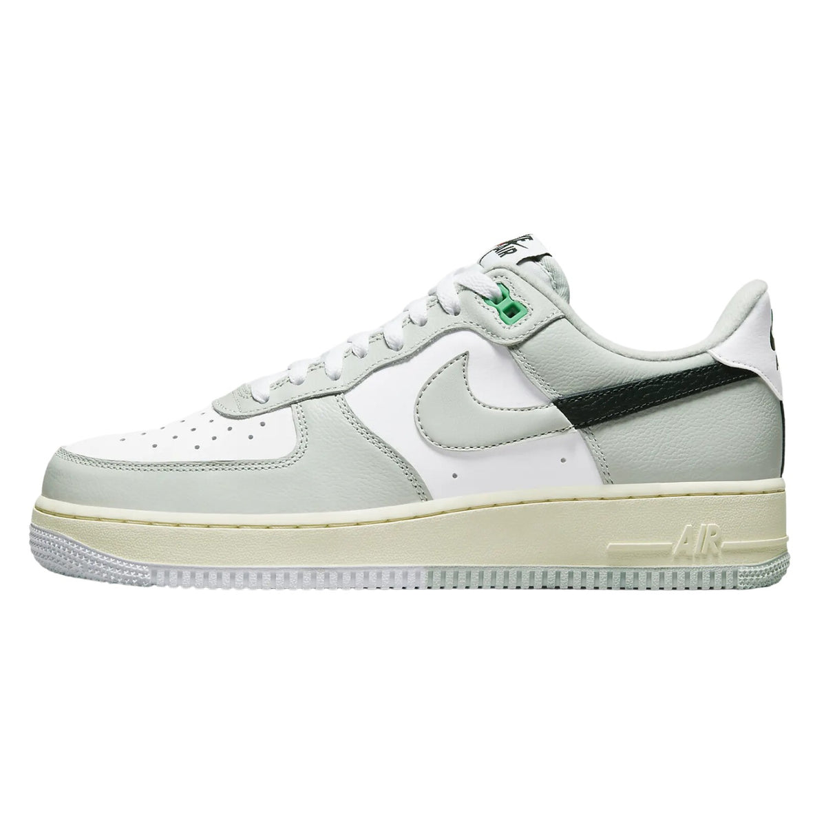 Nike Air Force 1 &