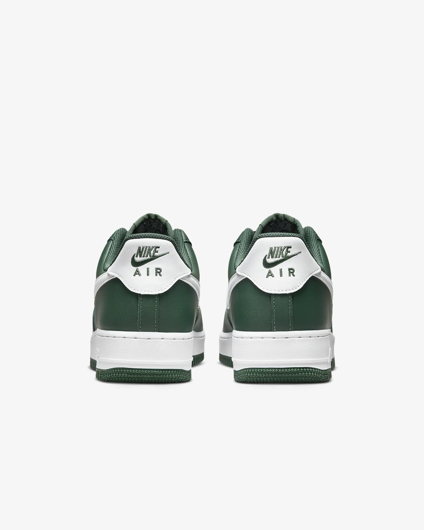 Nike Air Force 1 &