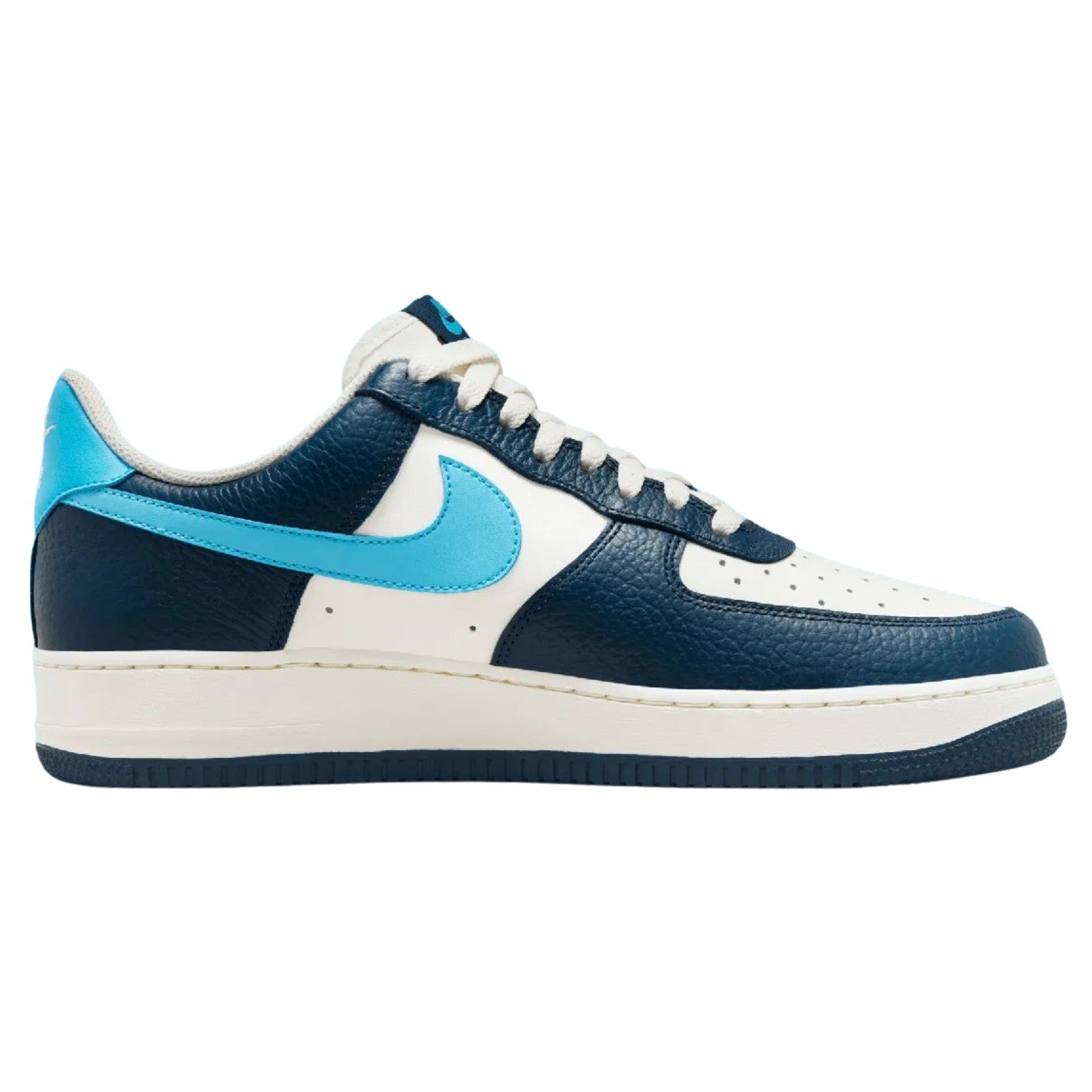 Nike Air Force 1 &