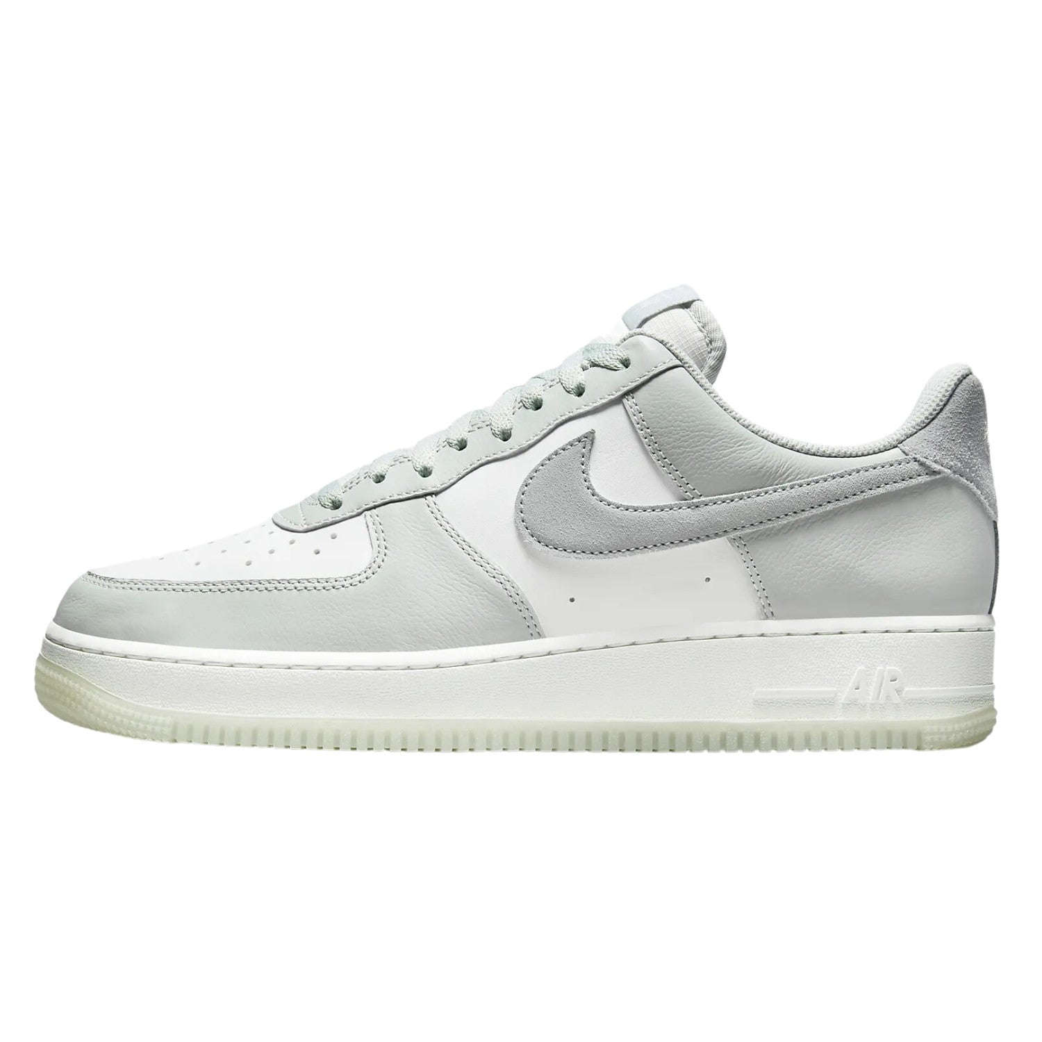 Nike Air Force 1 &