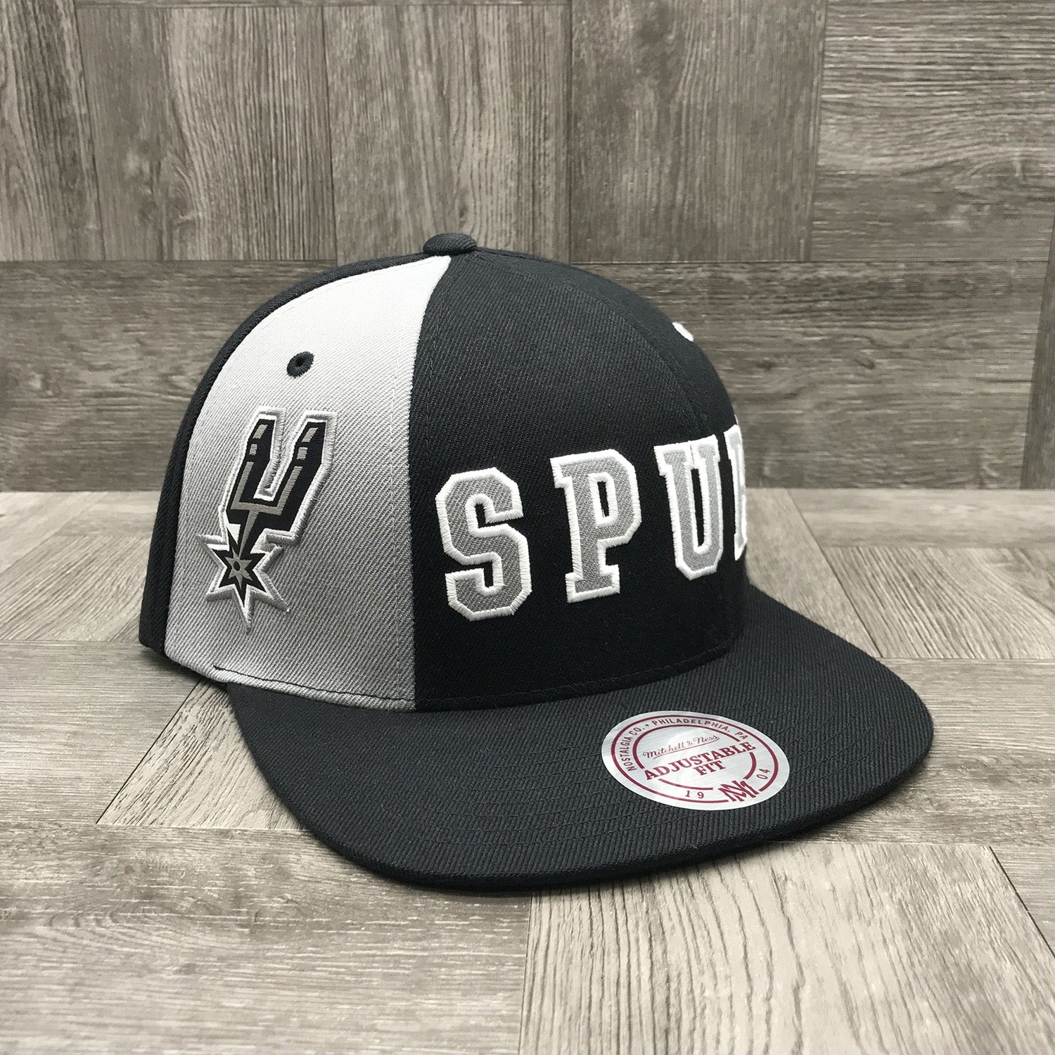 Mitchell&ness Hexagon San Antonio Spurs Snapback #30 Unisex Style : Bh78b0-BLACK