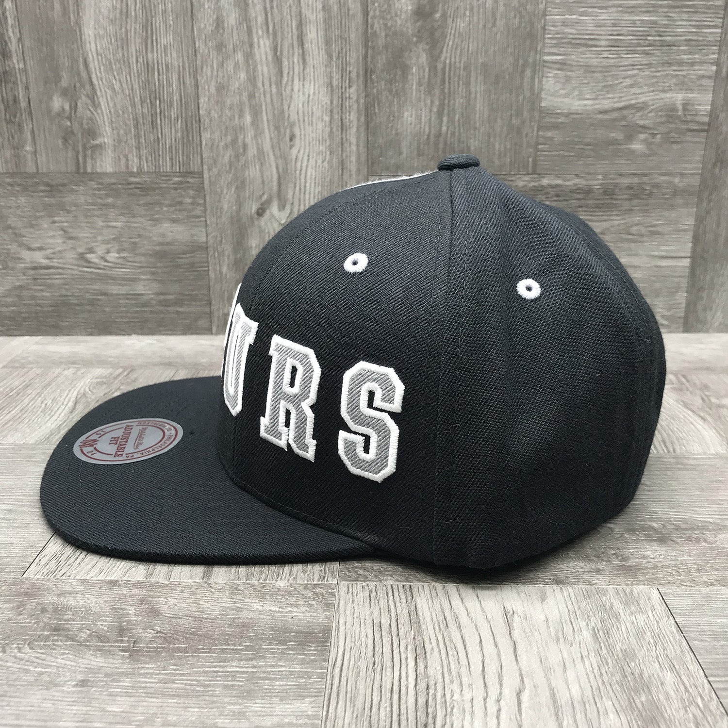 Mitchell&ness Hexagon San Antonio Spurs Snapback #30 Unisex Style : Bh78b0-BLACK