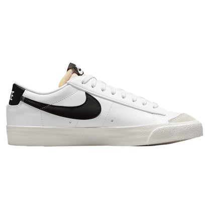 Nike Blazer Low &