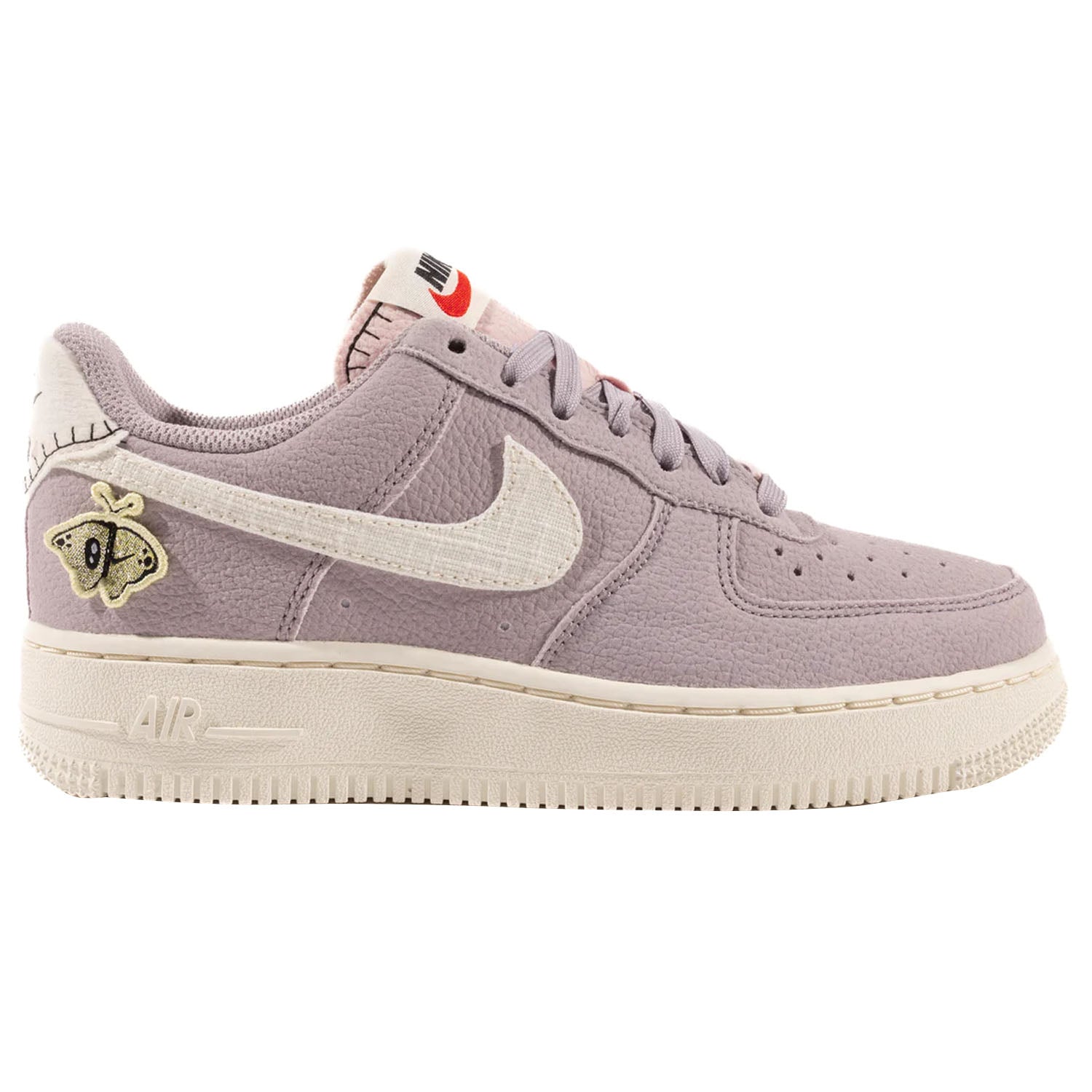 Nike Air Force 1 &