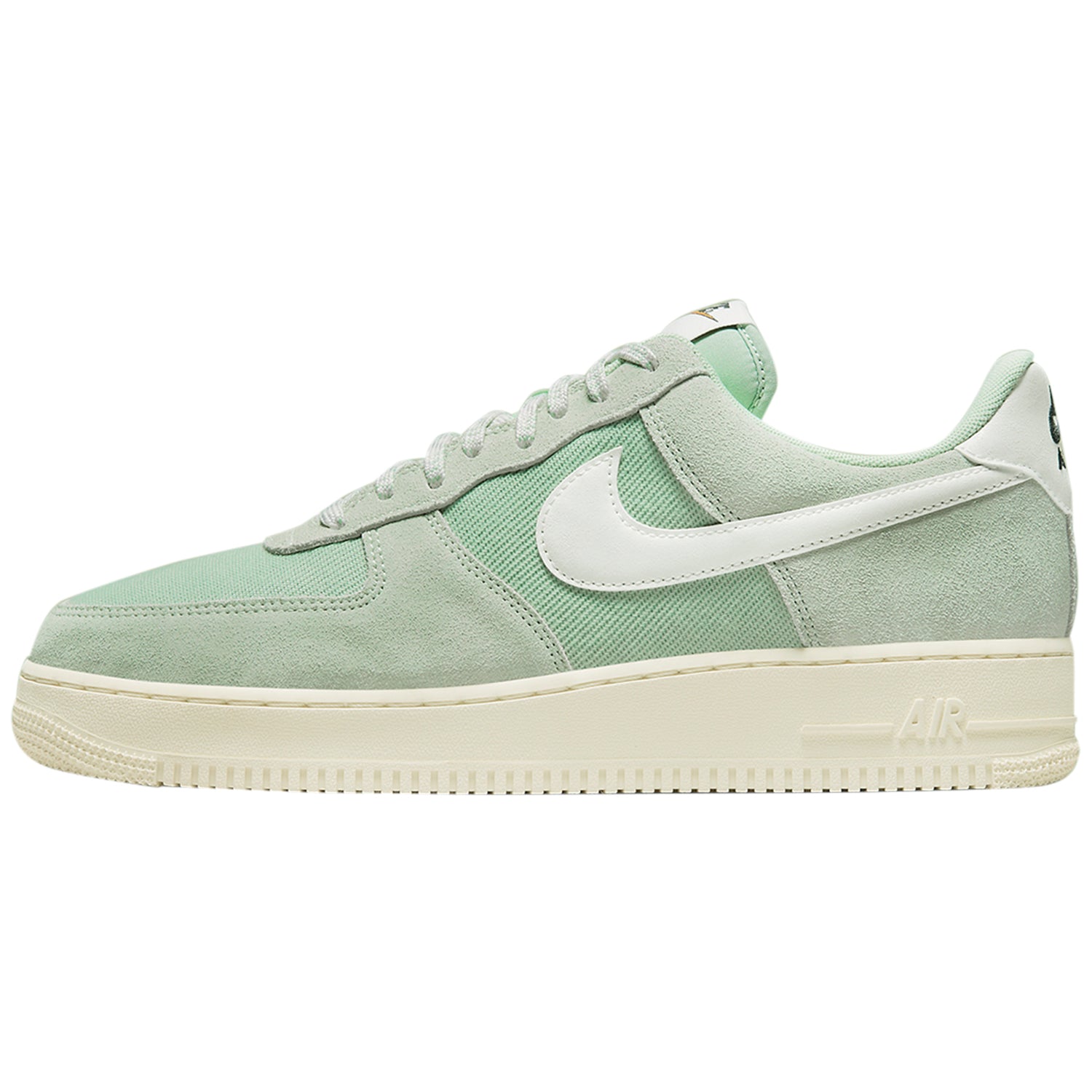 Nike Air Force 1 &
