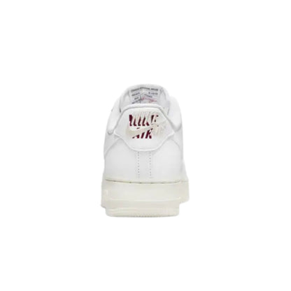 Nike Air Force 1 Low &