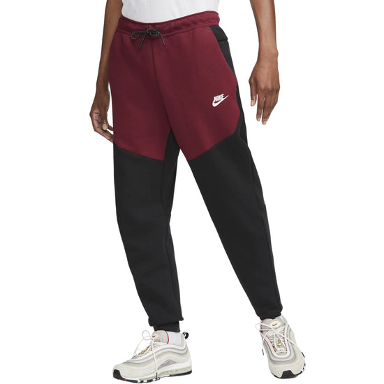 Nike Sportswear Tech Fleece Joggers Black/Dark Beetroot/Phantom