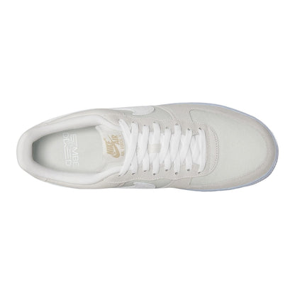 Nike Air Force 1 Low &