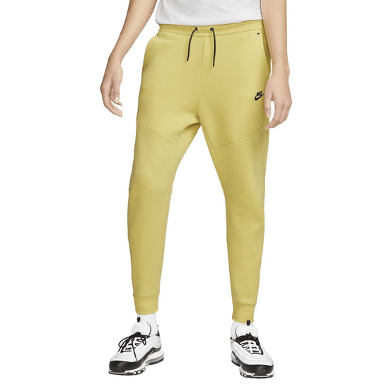 Nike Sportswear Tech Fleece Hoodie & Joggers Set Saturn Gold/Black