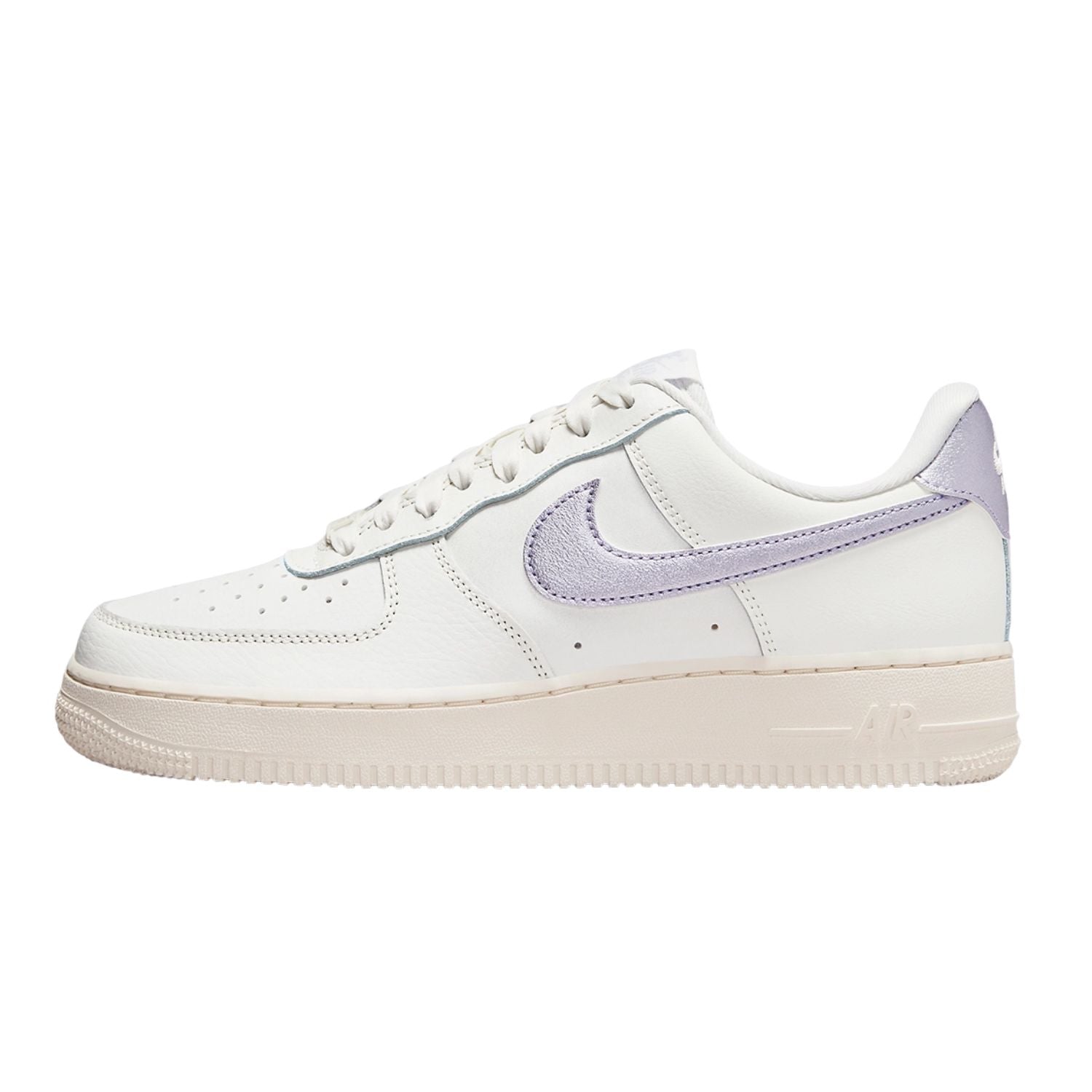 Nike Air Force 1 Low &