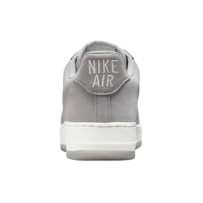 Nike Air Force 1 &