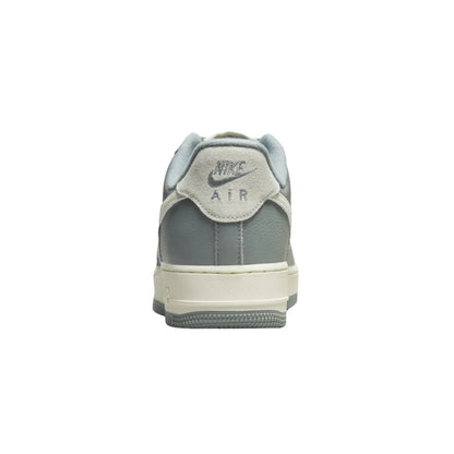 Nike Air Force 1 Low &