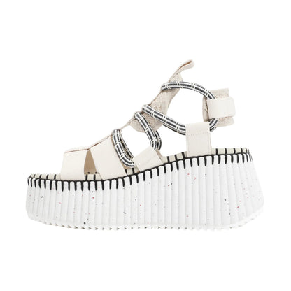 Chloe &