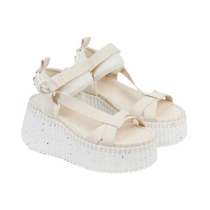 Chloe &