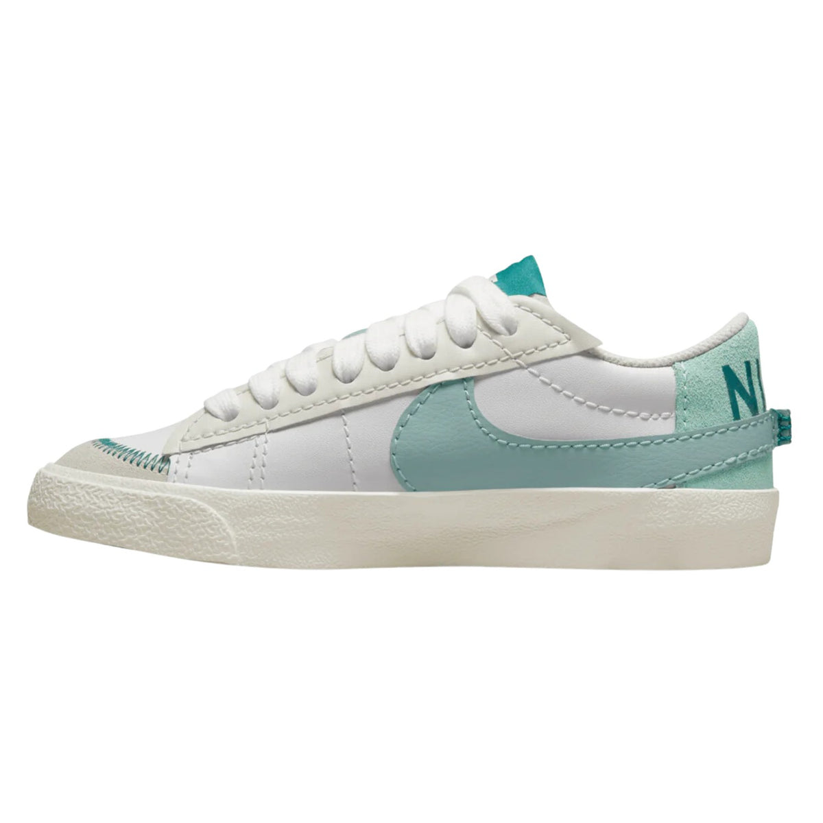Nike Blazer Low &