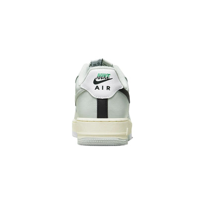 Nike Air Force 1 &