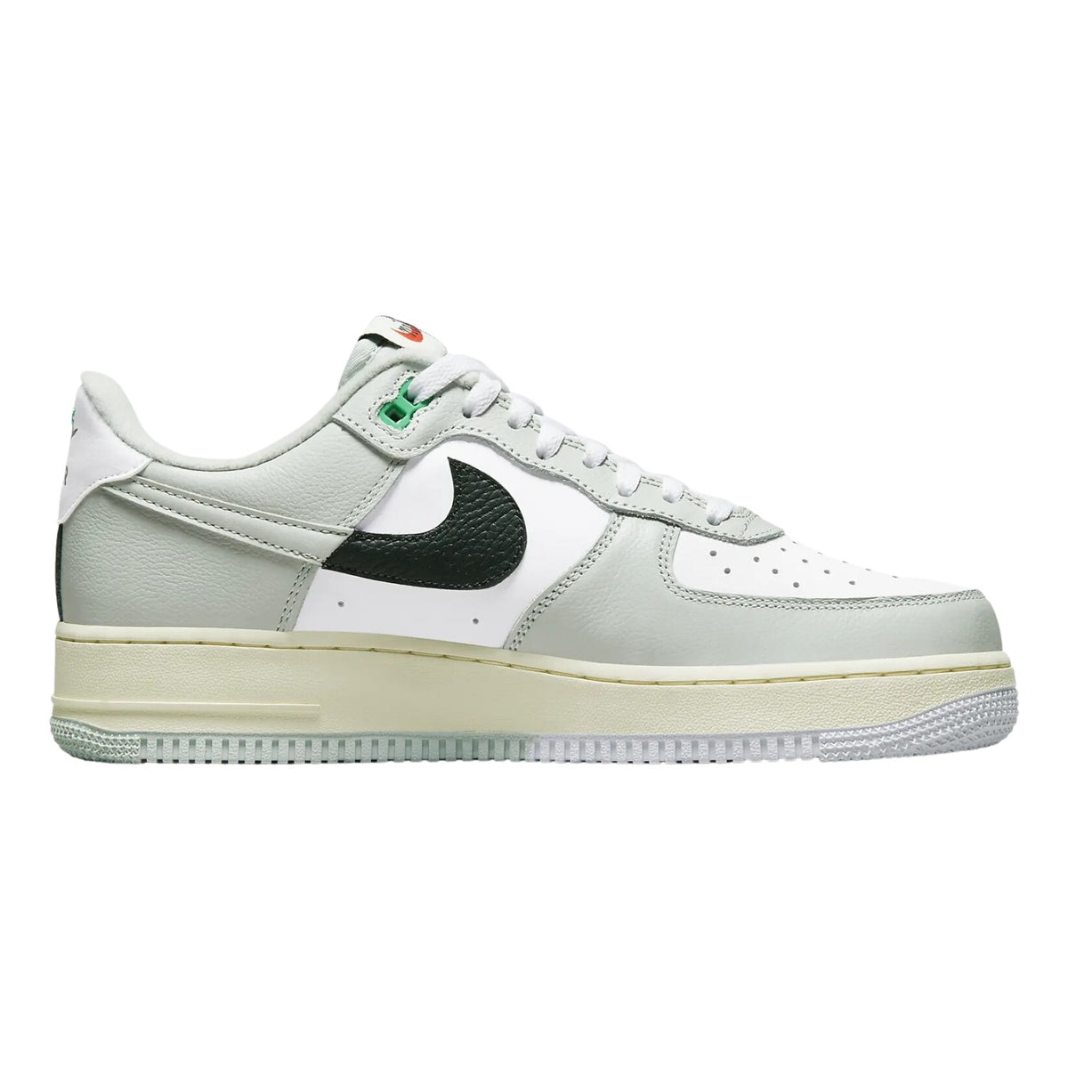 Nike Air Force 1 &