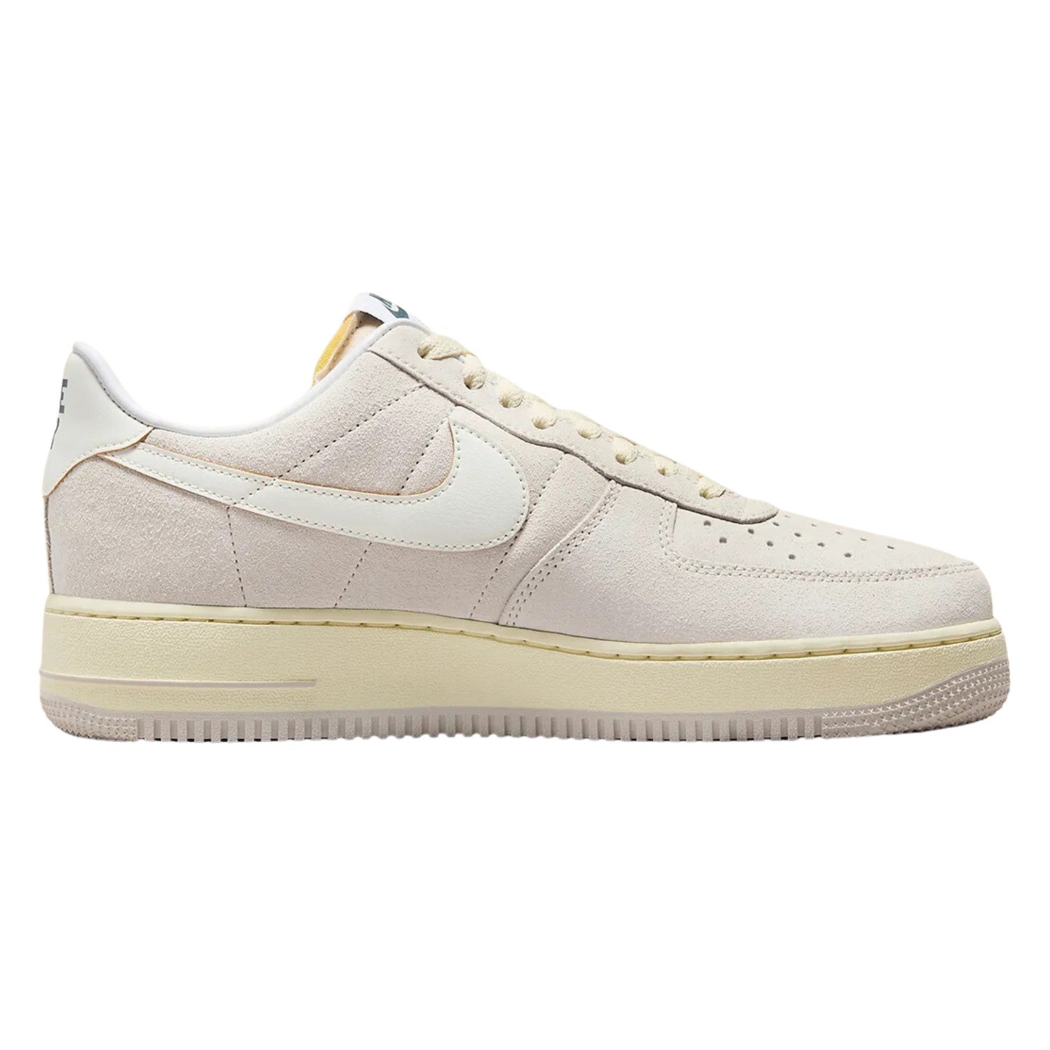 Nike Air Force 1 &
