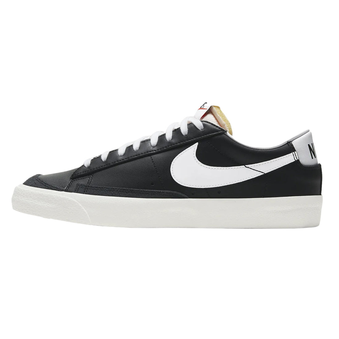 Nike Blazer Low &