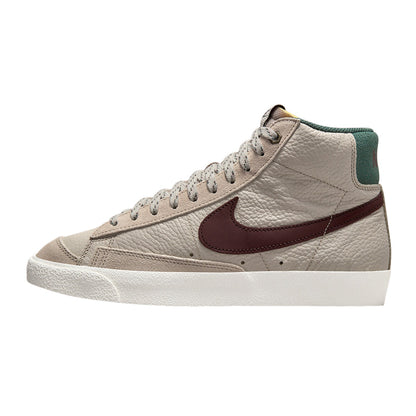 Nike Blazer Mid &