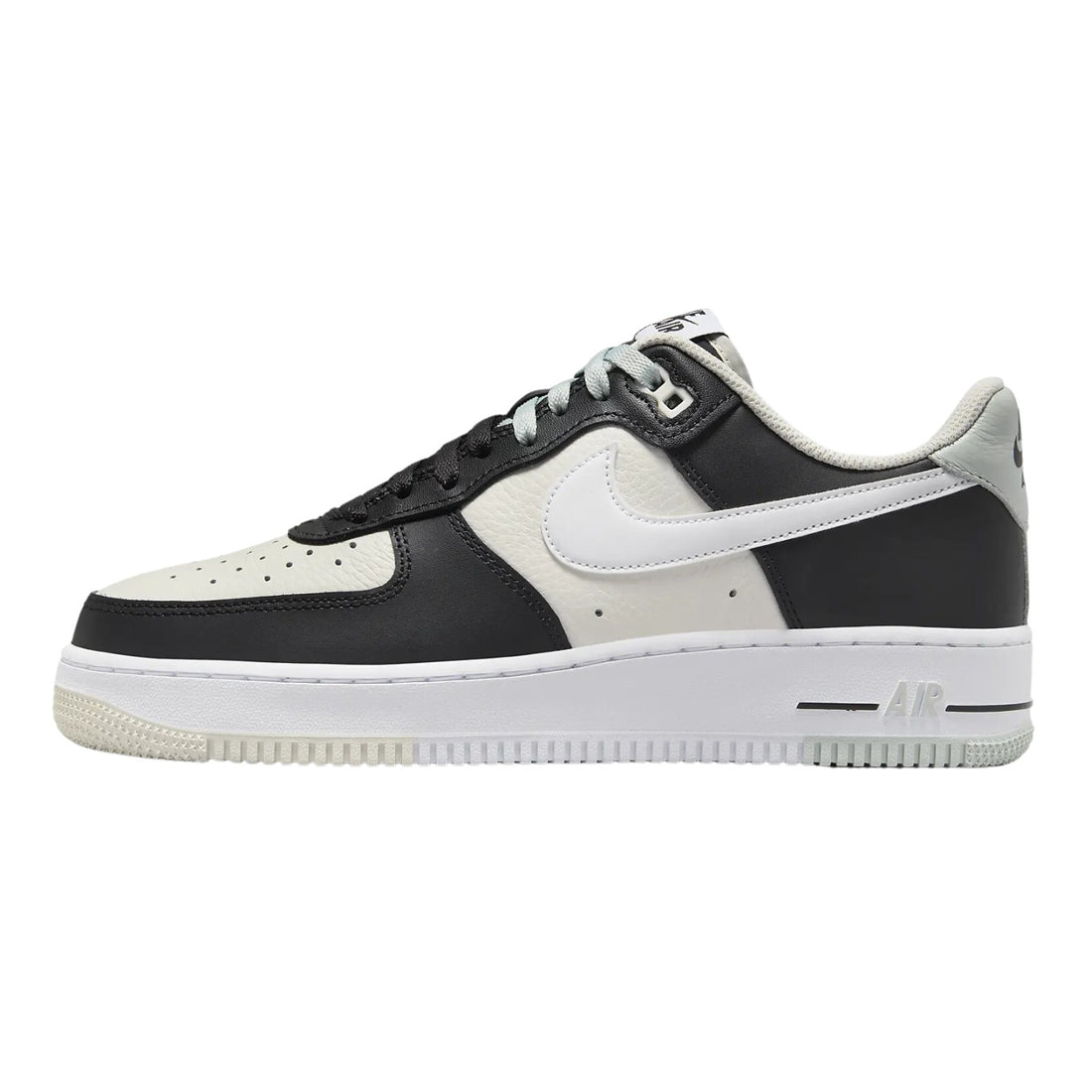 Nike Air Force 1 &