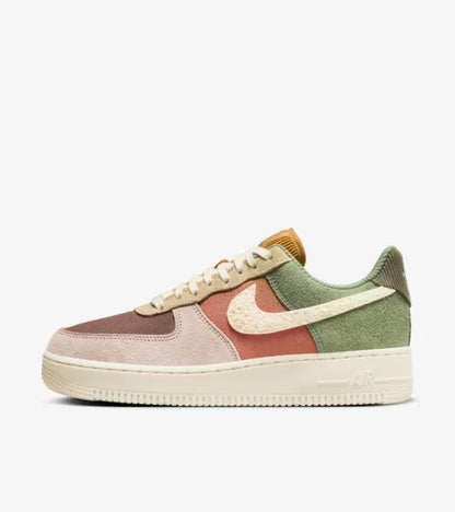 Nike Air Force 1 &