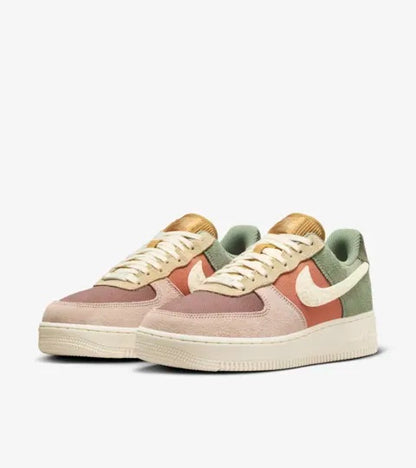Nike Air Force 1 &