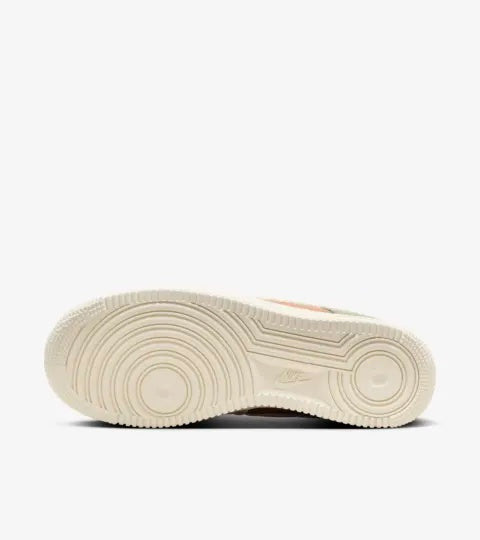 Nike Air Force 1 &