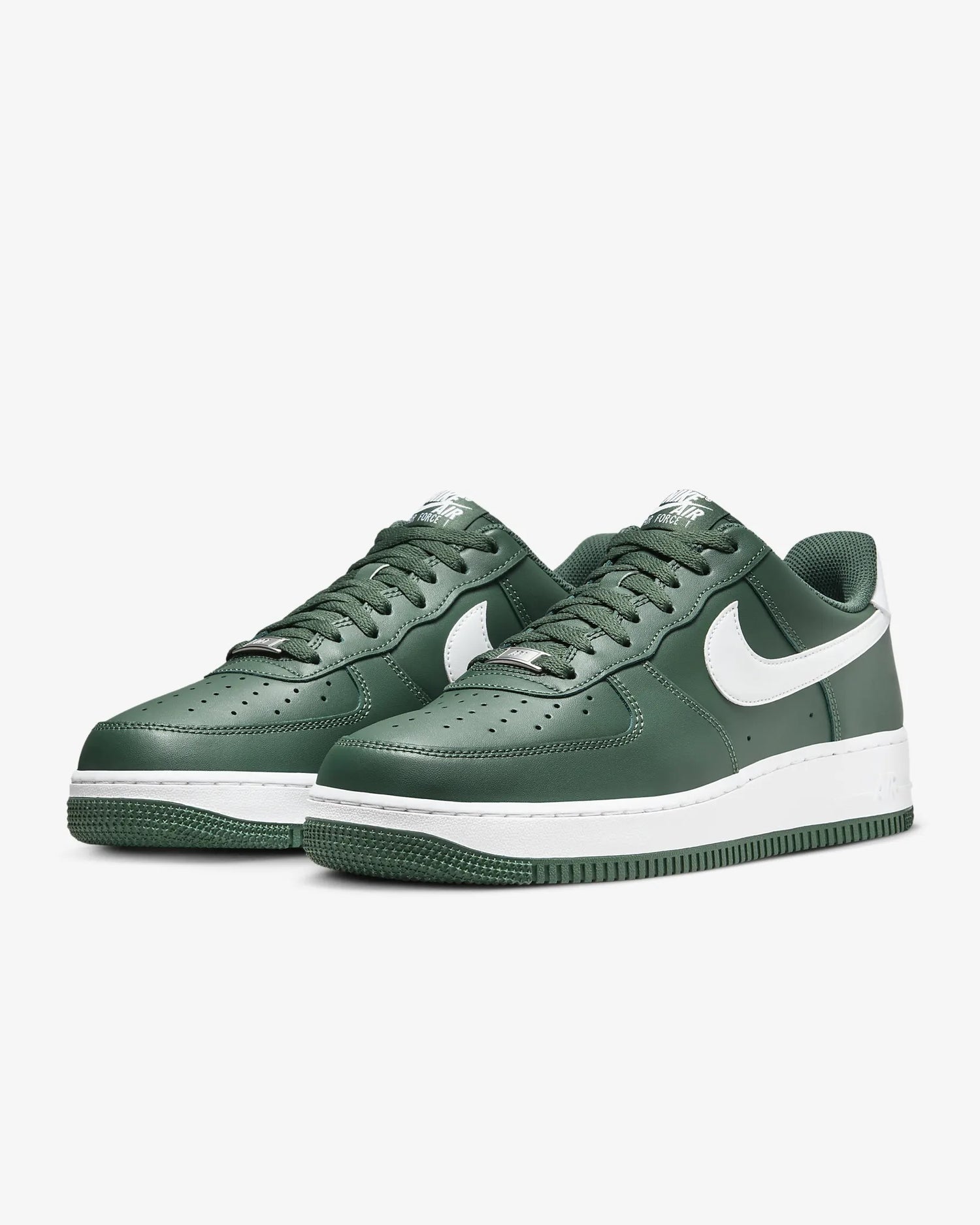 Nike Air Force 1 &