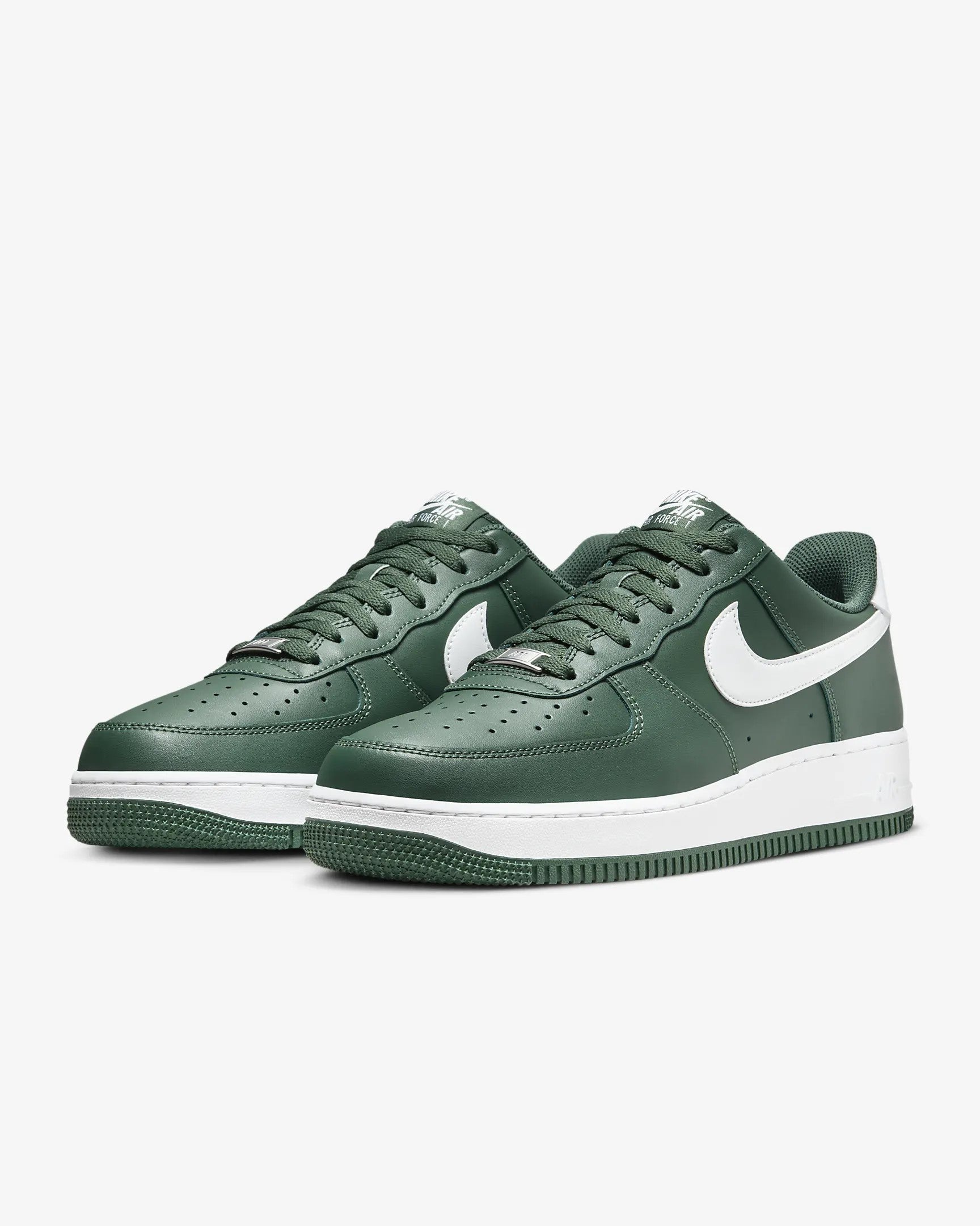 Nike Air Force 1 &