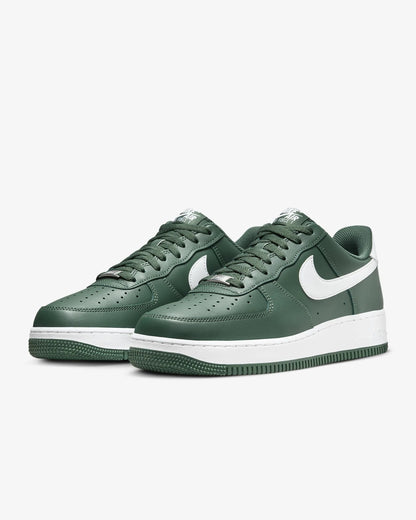Nike Air Force 1 &