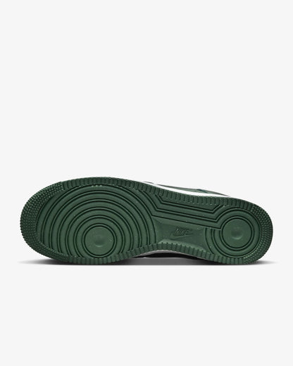 Nike Air Force 1 &