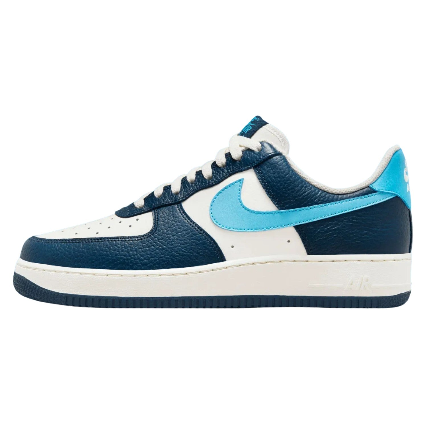 Nike Air Force 1 &
