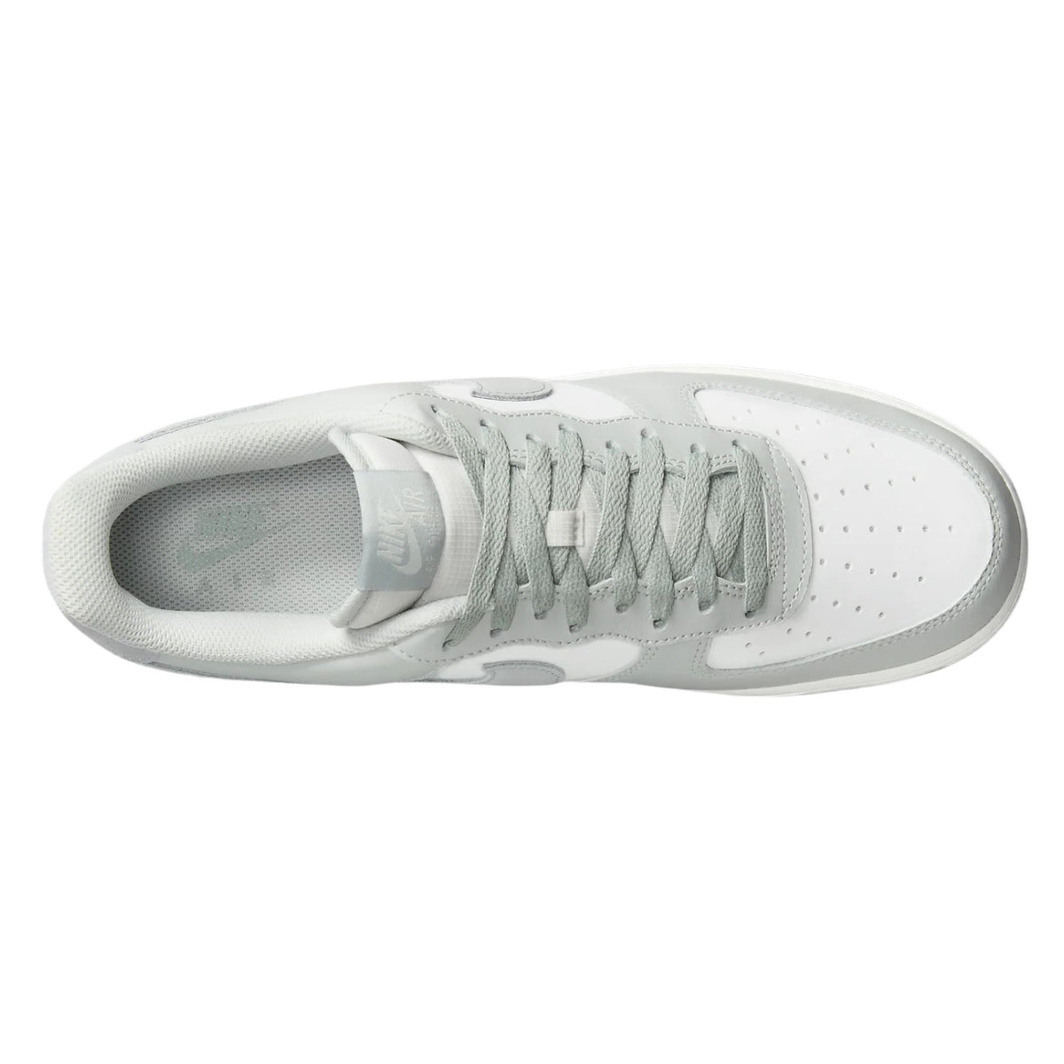 Nike Air Force 1 &