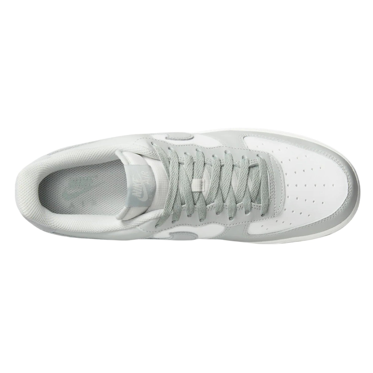 Nike Air Force 1 &