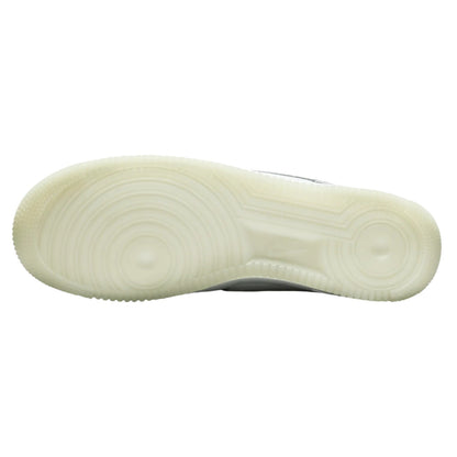 Nike Air Force 1 &