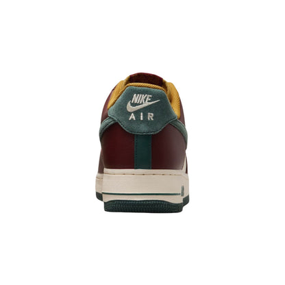 Nike Air Force 1 &