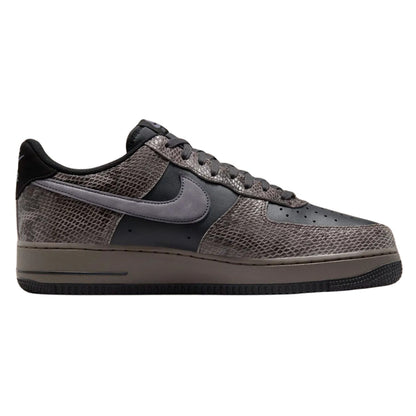Nike Air Force 1 &
