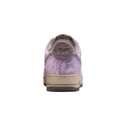 Nike Air Force 1 &