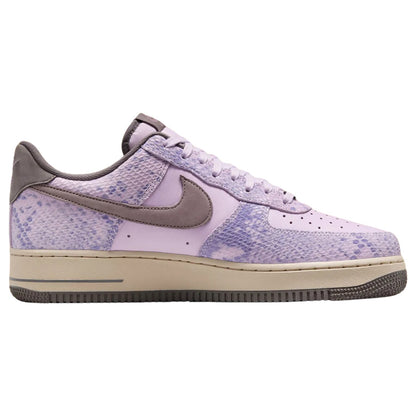 Nike Air Force 1 &
