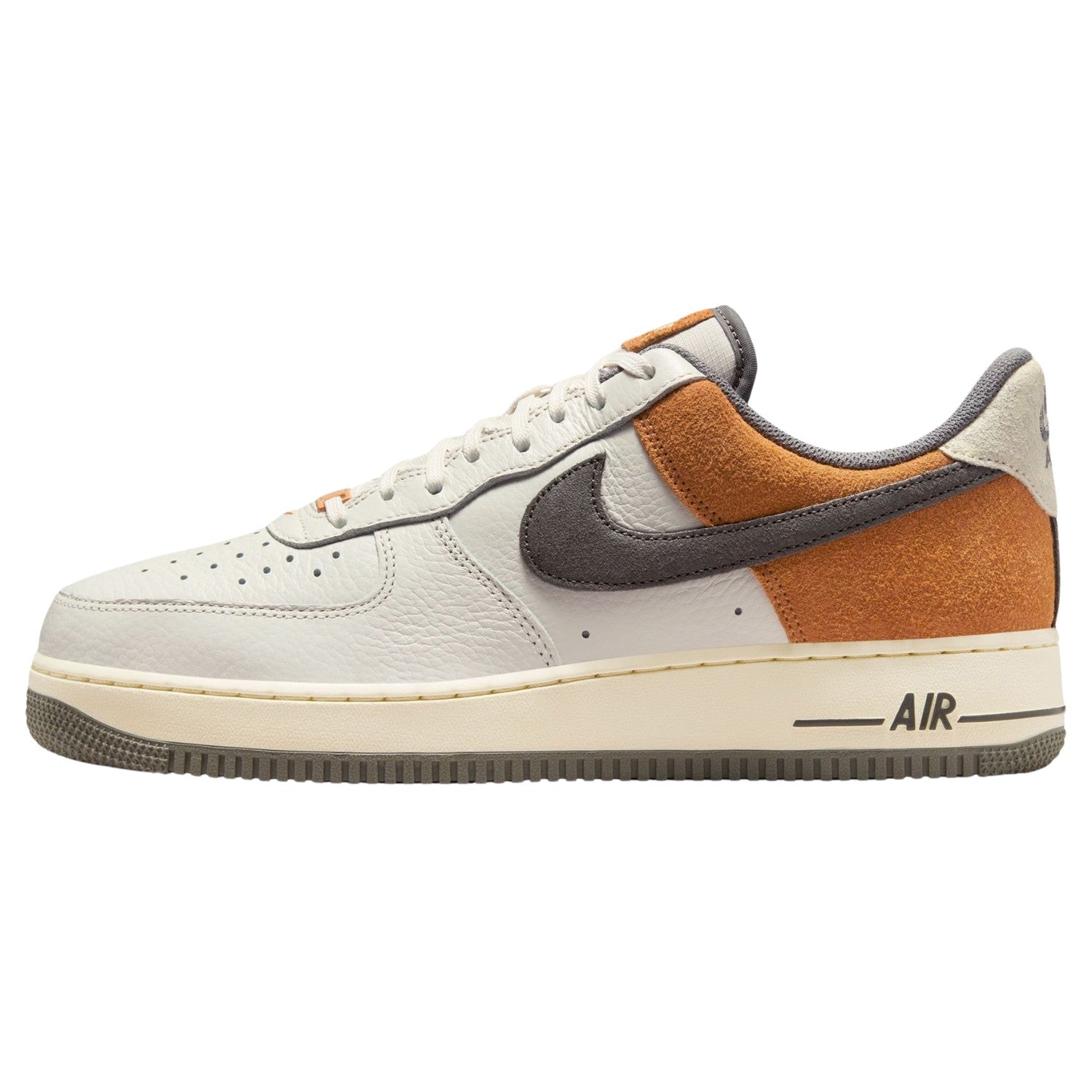 Nike Air Force 1 &