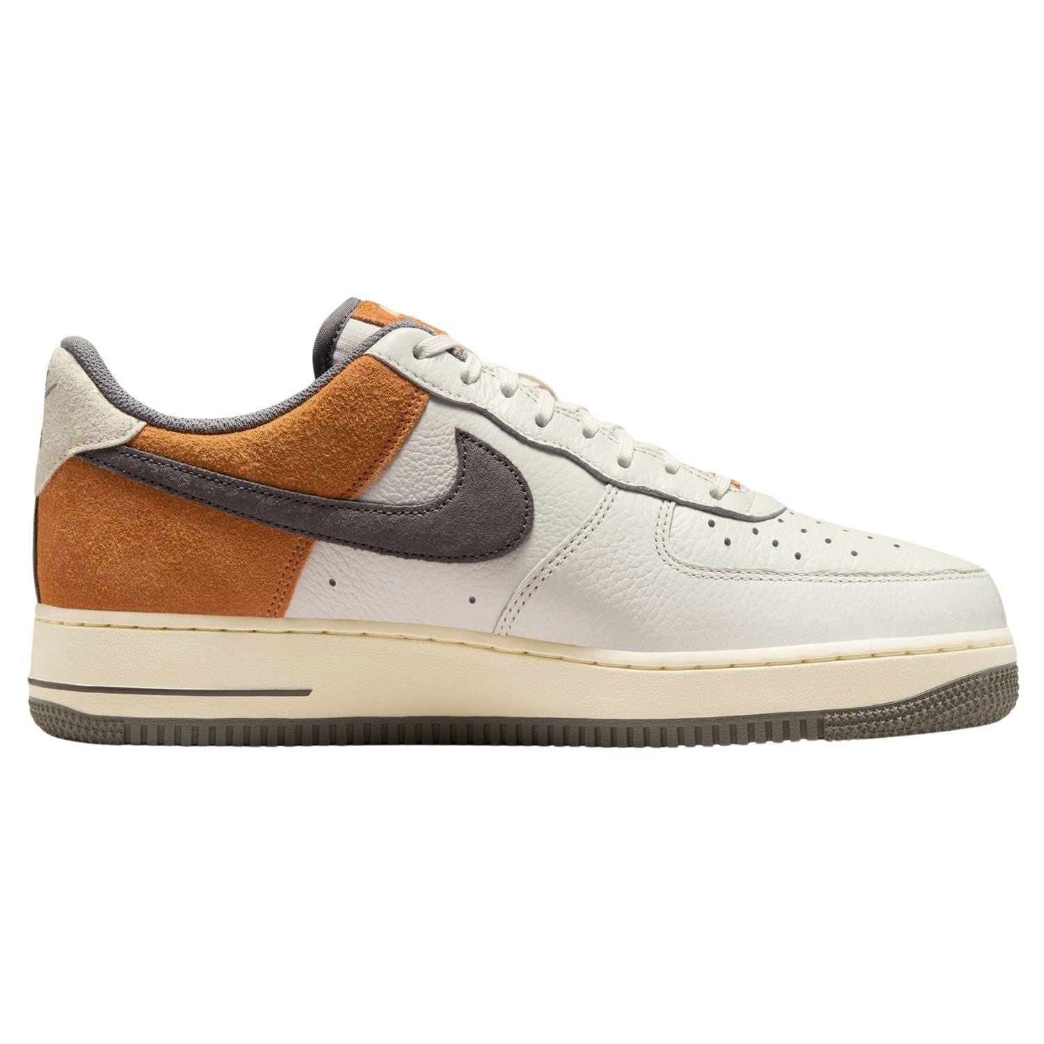 Nike Air Force 1 &